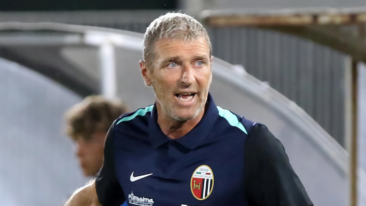 L'esonero di Massimo Carrera è arrivato nella mattinata di oggi