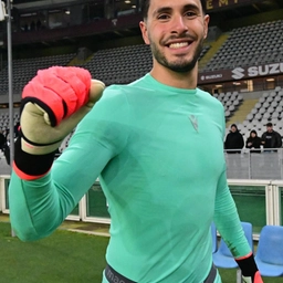 Il portiere ha messo i suoi guanti sul sesto ’clean sheet’ in campionato: "Bello giocare con Lucumi e Beukema, ma il merito è di tutti». Ravaglia: "Gli avversari adesso ci temono»