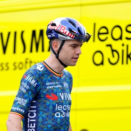 Ciclismo, le condizioni di Van Aert: "Ho ancora dolori dalla caduta di marzo"