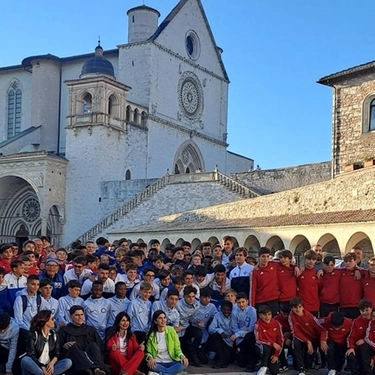 Calcio. Ranocchia inaugura il Trofeo Città di Assisi Colori Decora