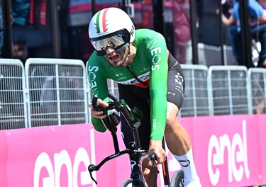 Giro d'Italia 2024, tappa 14: Ganna batte Pogacar a cronometro. Ordine d'arrivo e classifica