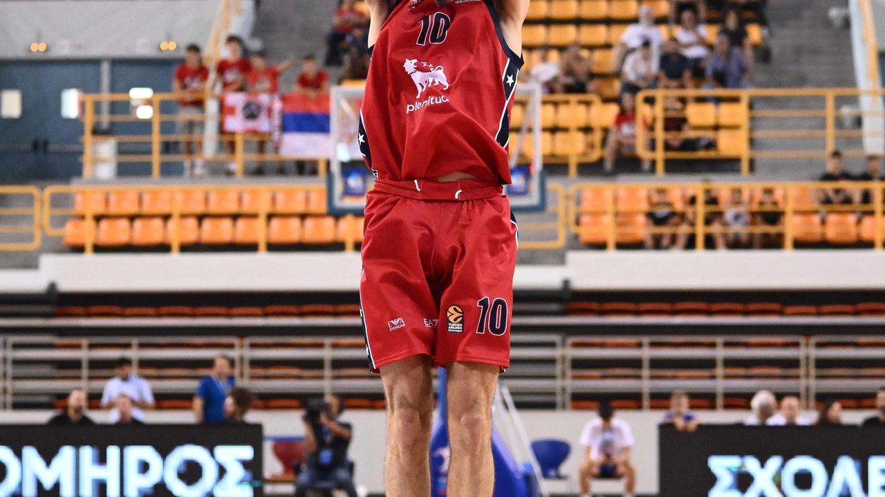 Leandro Bolmaro, tra i volti nuovi dell’Olimpia Milano, in azione contro il Fenerbahce