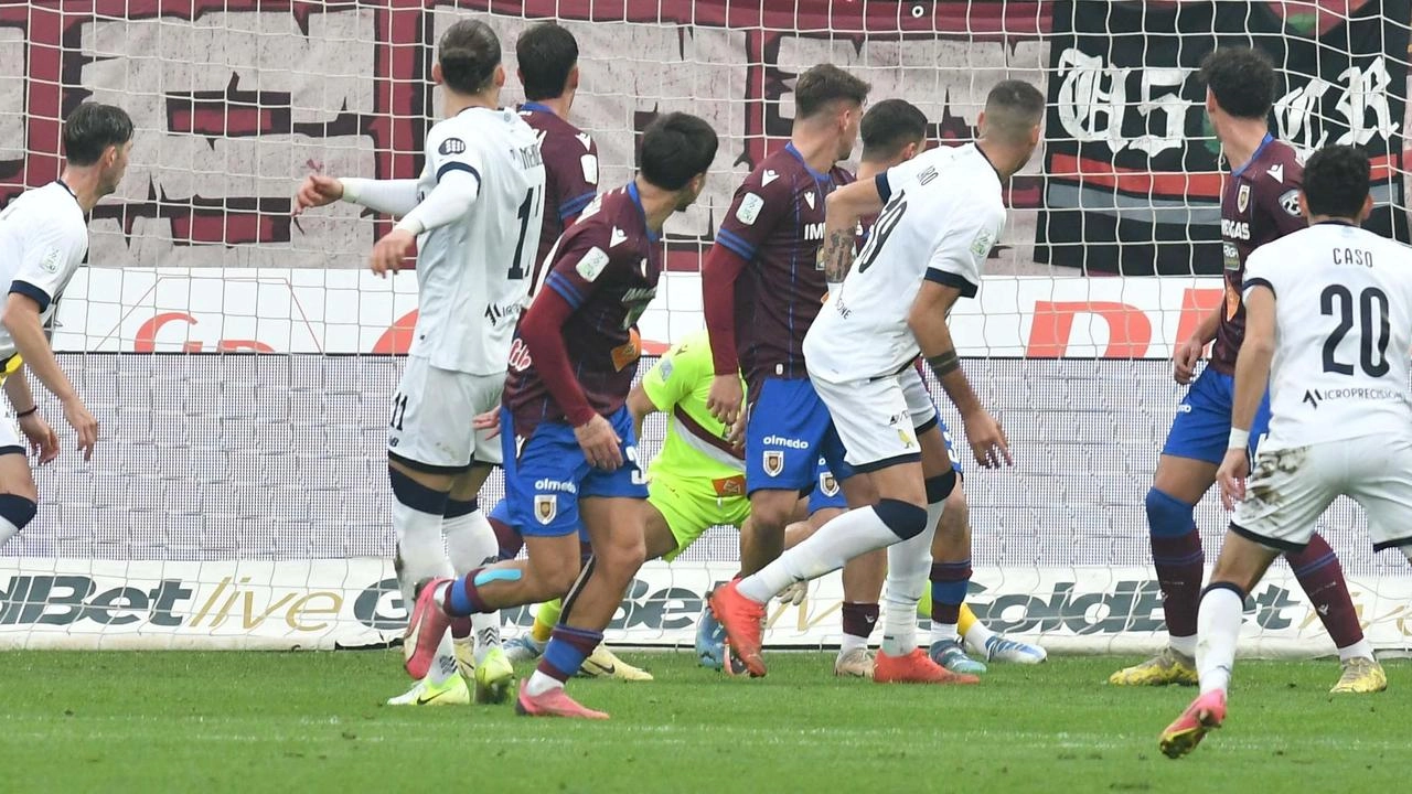 Portanova segna dopo 90 secondi, ma il gol viene annullato dal Var. Libutti e compagni non reagiscono e il Modena si prende il match