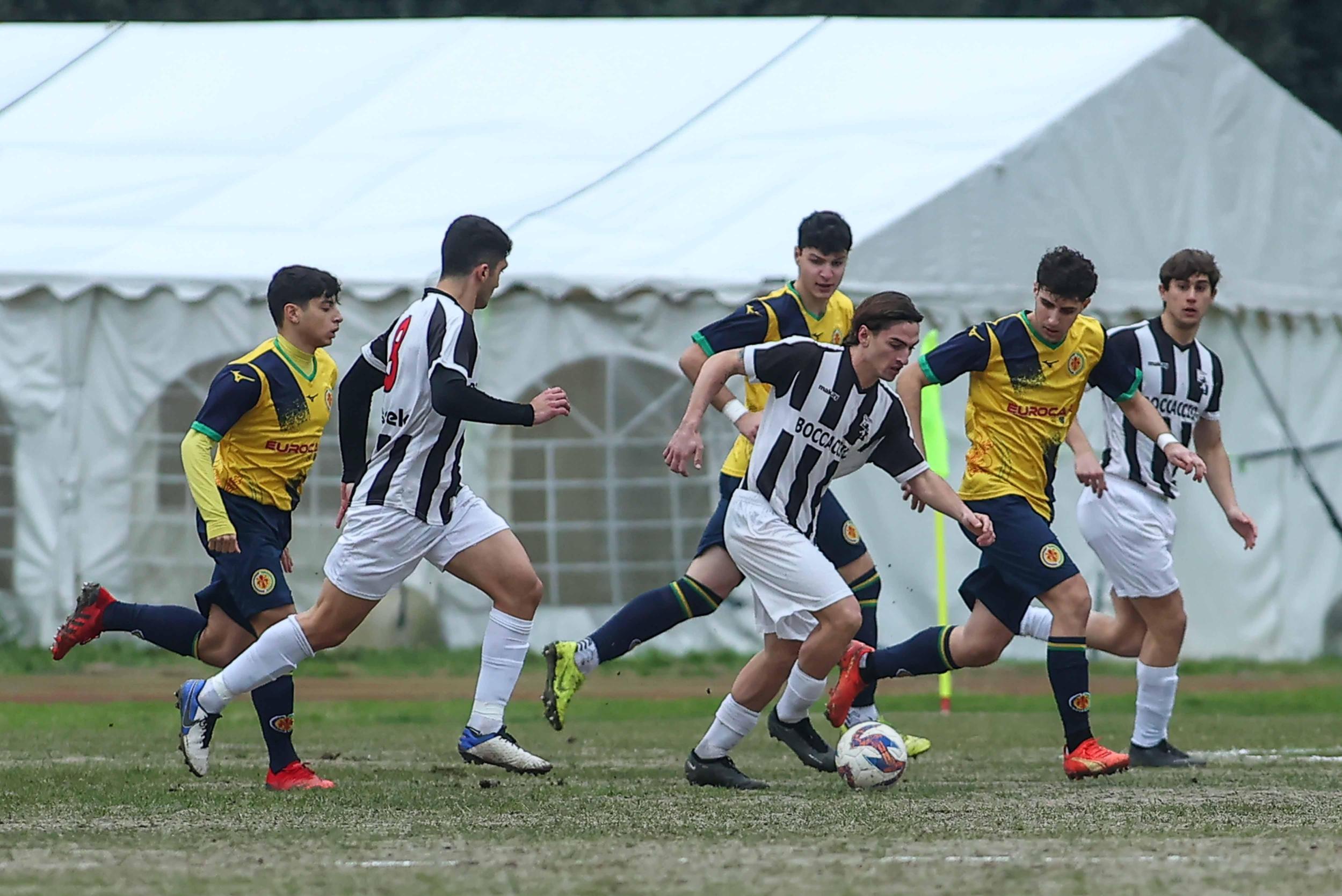 Calcio Eccellenza Gran Derby Tra Montespertoli E Fucecchio | Ultima ...