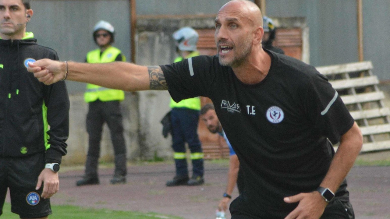 Emanuele Troise, 45 anni, dopo la Ternana prepara la trasferta di Sassari