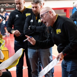 Basket B Nazionale: ore 20,30 al PalaRuggi arriva Faenza. La Virtus vuole dimenticare Ragusa. Galetti: "Bisogna stringere i denti»