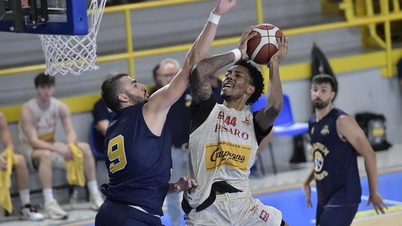 Khalil Ahmad, miglior realizzatore per Pesaro, con 23 punti segnati