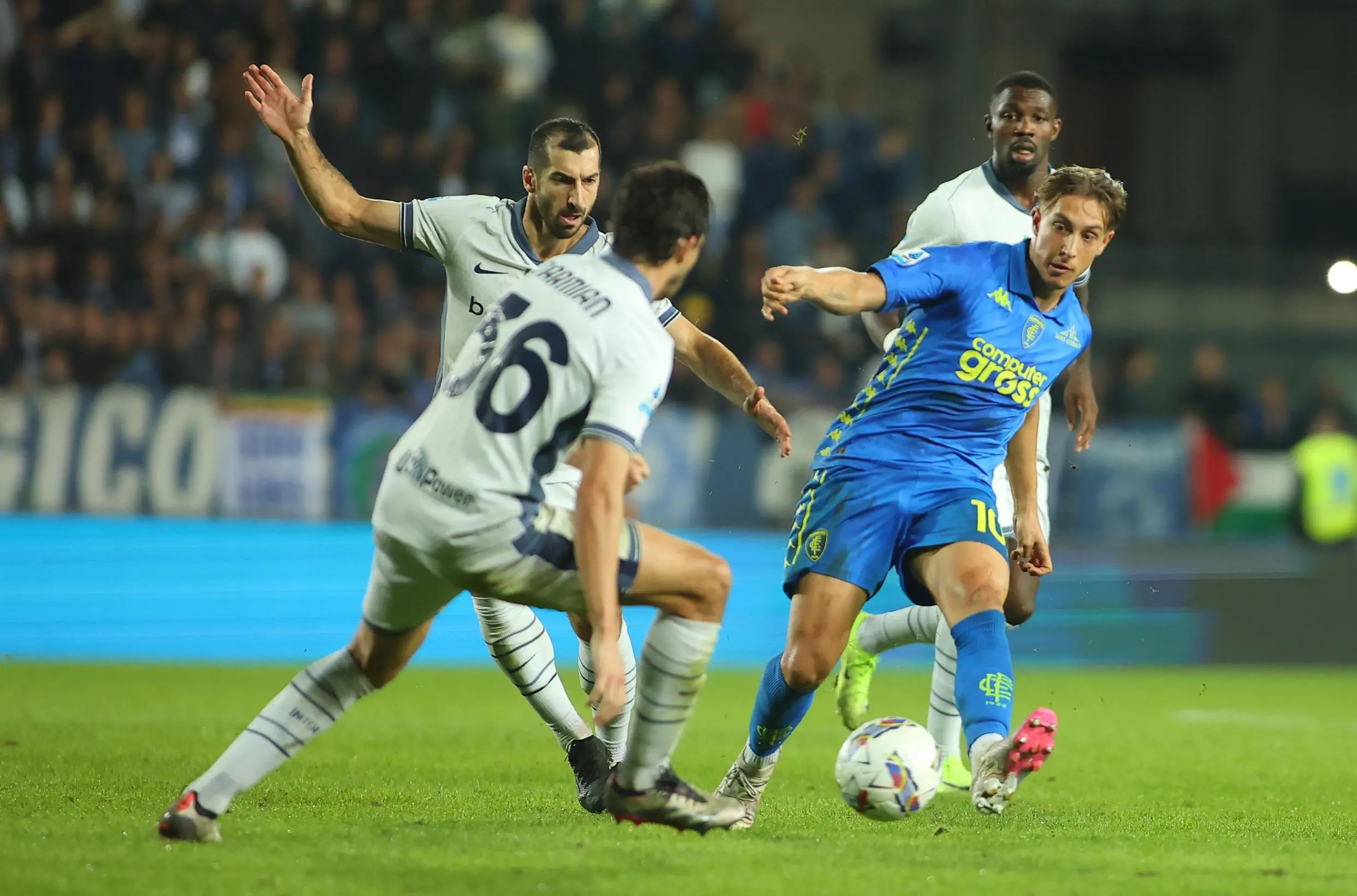 L’Empoli vede rosso e capitola. Sfida alla pari per quasi un’ora. Poi emerge la qualità dell’Inter. Alla fine tre gol piegano gli azzurri