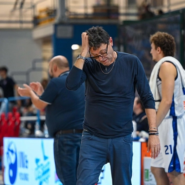 L’analisi di coach Benedetto: "Senza il play titolare serve tempo». "Stiamo cercando un nuovo equilibrio»