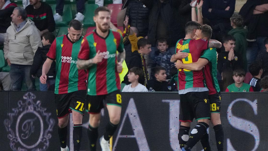 Ternana Lucchese 5 0: goleada rossovede per scalare la classifica