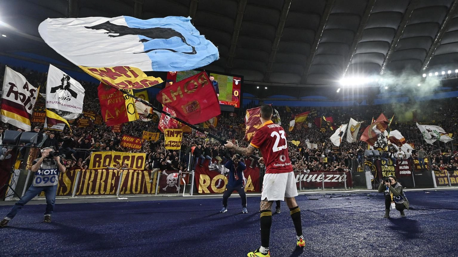 Roma: Mancini su bandiera anti Lazio 'non volevo offendere'