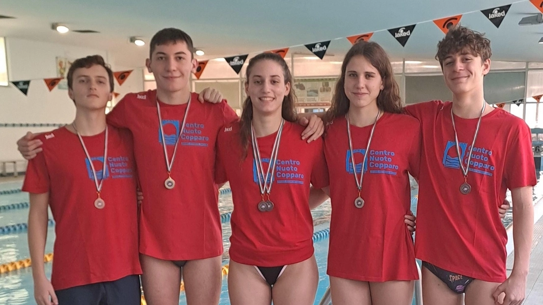 Successo per atleti di categoria del Centro Nuoto Copparo al XII Trofeo ’Città di Reggio Emilia’, con 7 medaglie e 25 primati personali. Ottimi risultati confermano il talento dei giovani nuotatori.