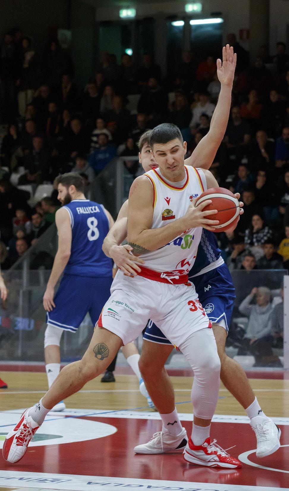https://sport.quotidiano.net/image-service/view/acePublic/alias/contentid/YTY2N2MzNTUtM2RjMC00/0/il-dany-quarrata-punta-sul-pivot-de-gregori.jpeg