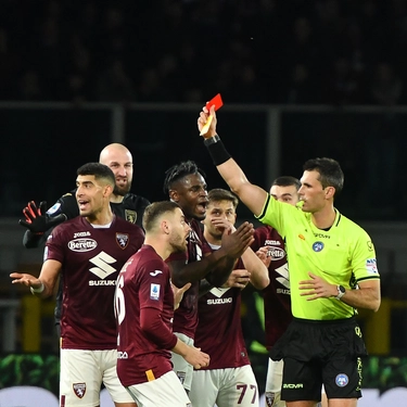 Torino-Fiorentina 0-0: un punto a testa con il Var che ha detto no a Zapata