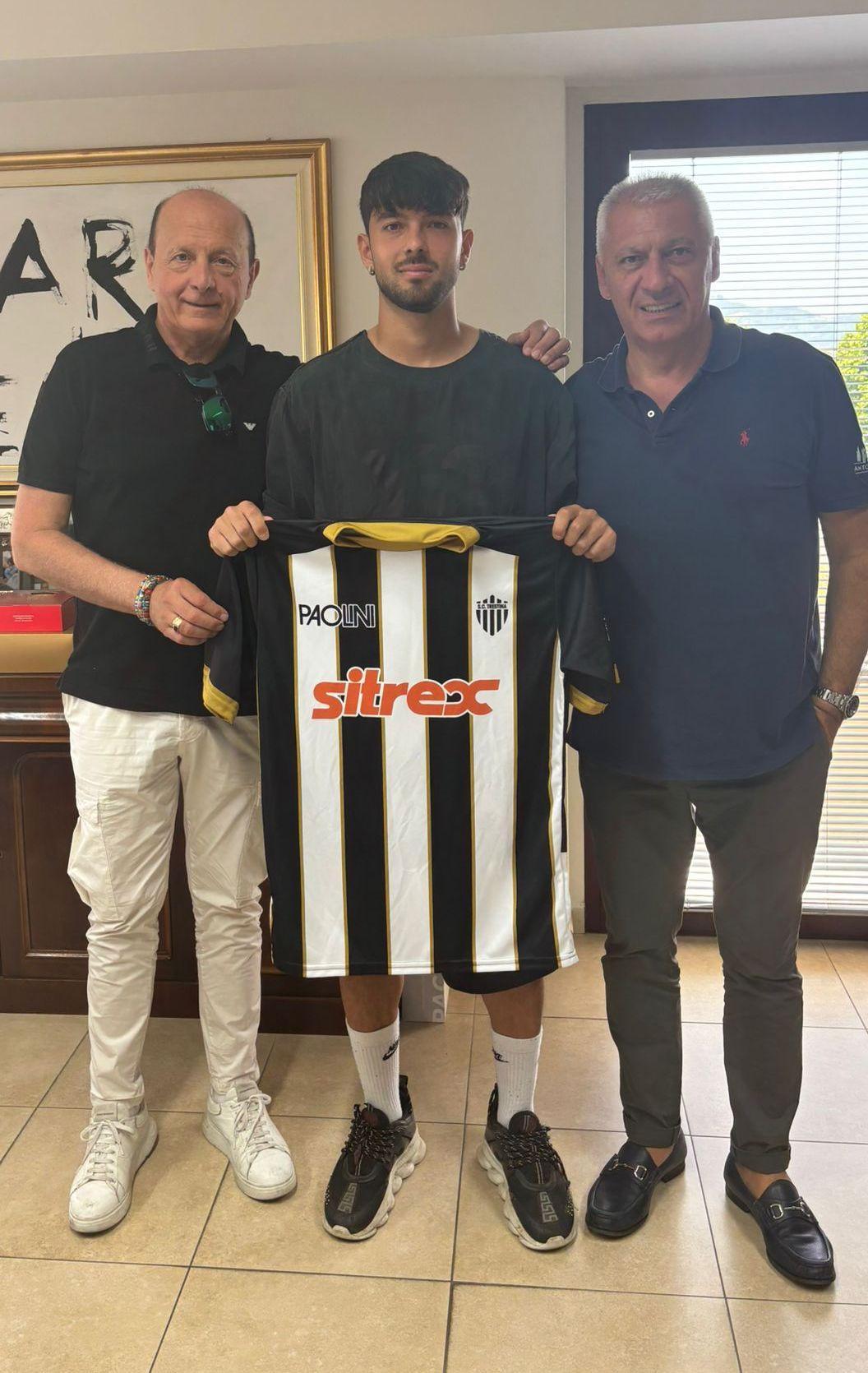 https://sport.quotidiano.net/image-service/view/acePublic/alias/contentid/YTk3NTQ5ZGMtYzA2OC00/0/trestina-presi-priore-proietti-zolla-e-manfredi.jpeg