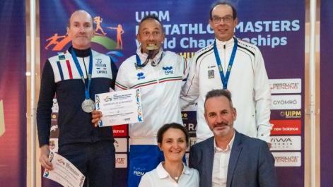 Il nuovo titolo in Ungheria. Gambini non smette di vincere. Ora è campione mondiale master anche di tetrathlon, al primo colpo