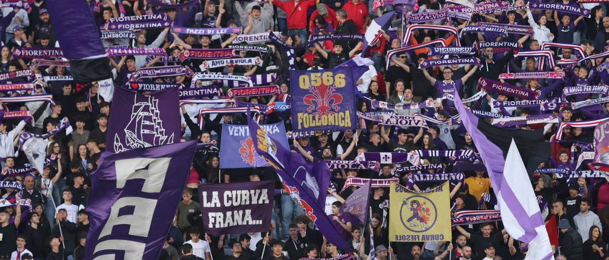 Fiorentina verso Atene, il diario: nove giorni alla finale. Biglietti ormai esauriti, le tappe viola