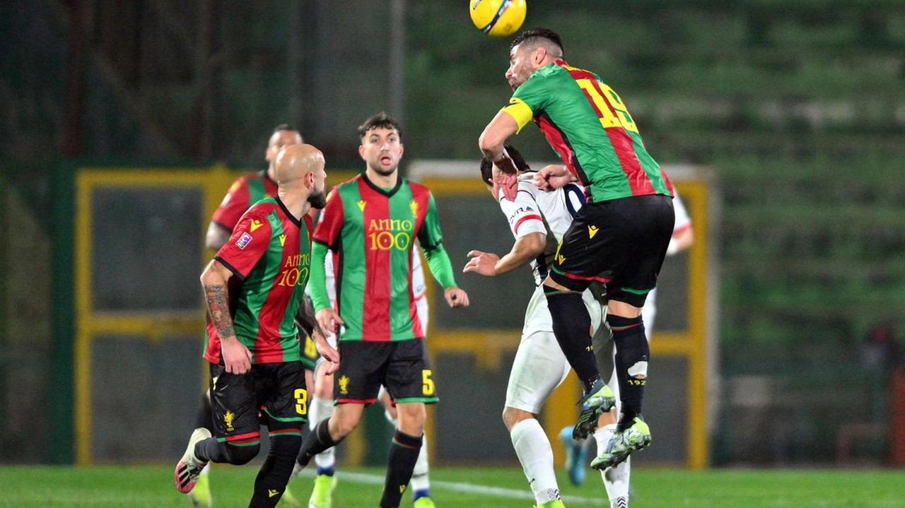 Dopo la vittoria con il Gubbio, la Ternana cade di misura a Pineto