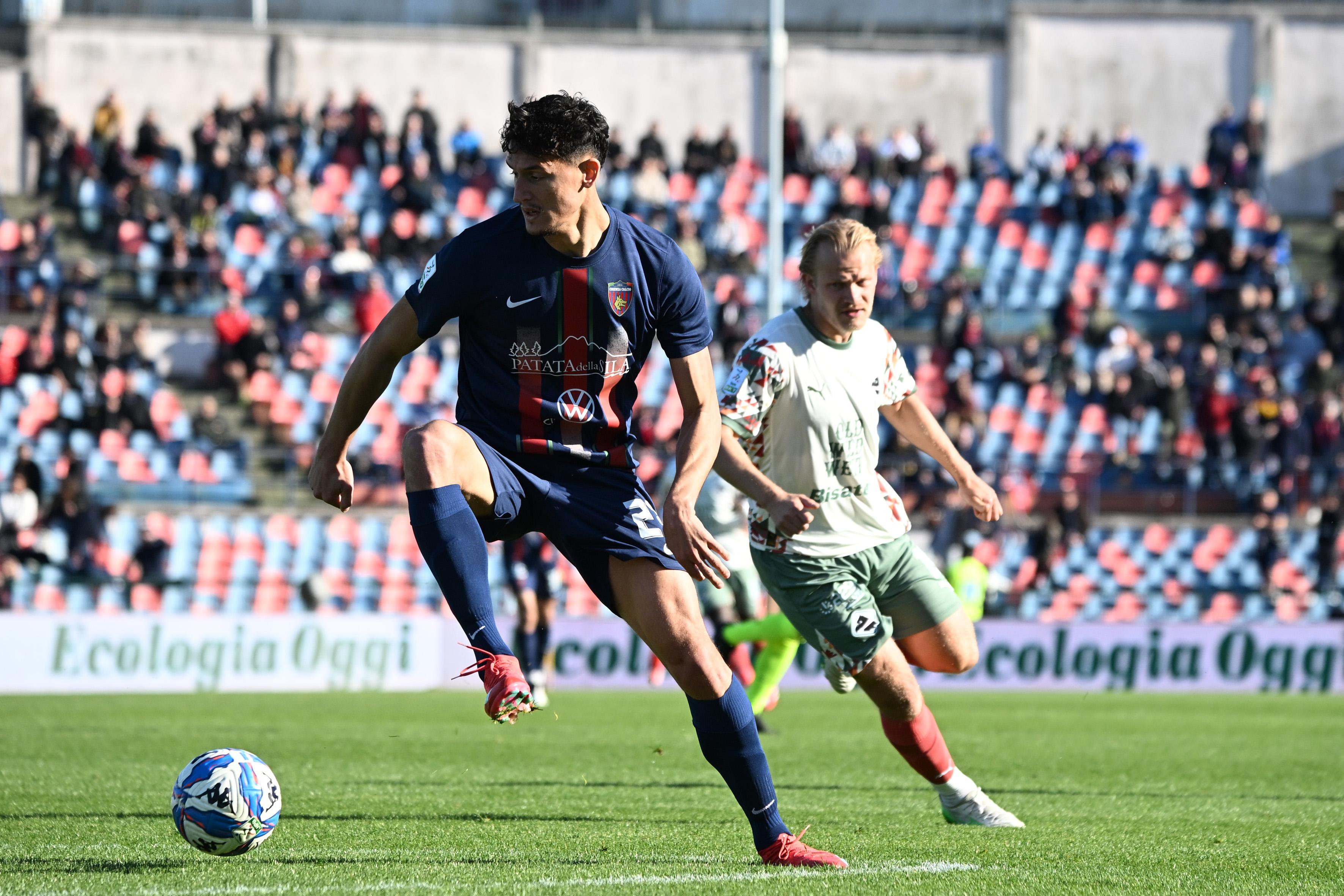 Serie B, il Palermo cala il tris con il Cosenza e ritrova il successo esterno dopo quattro mesi