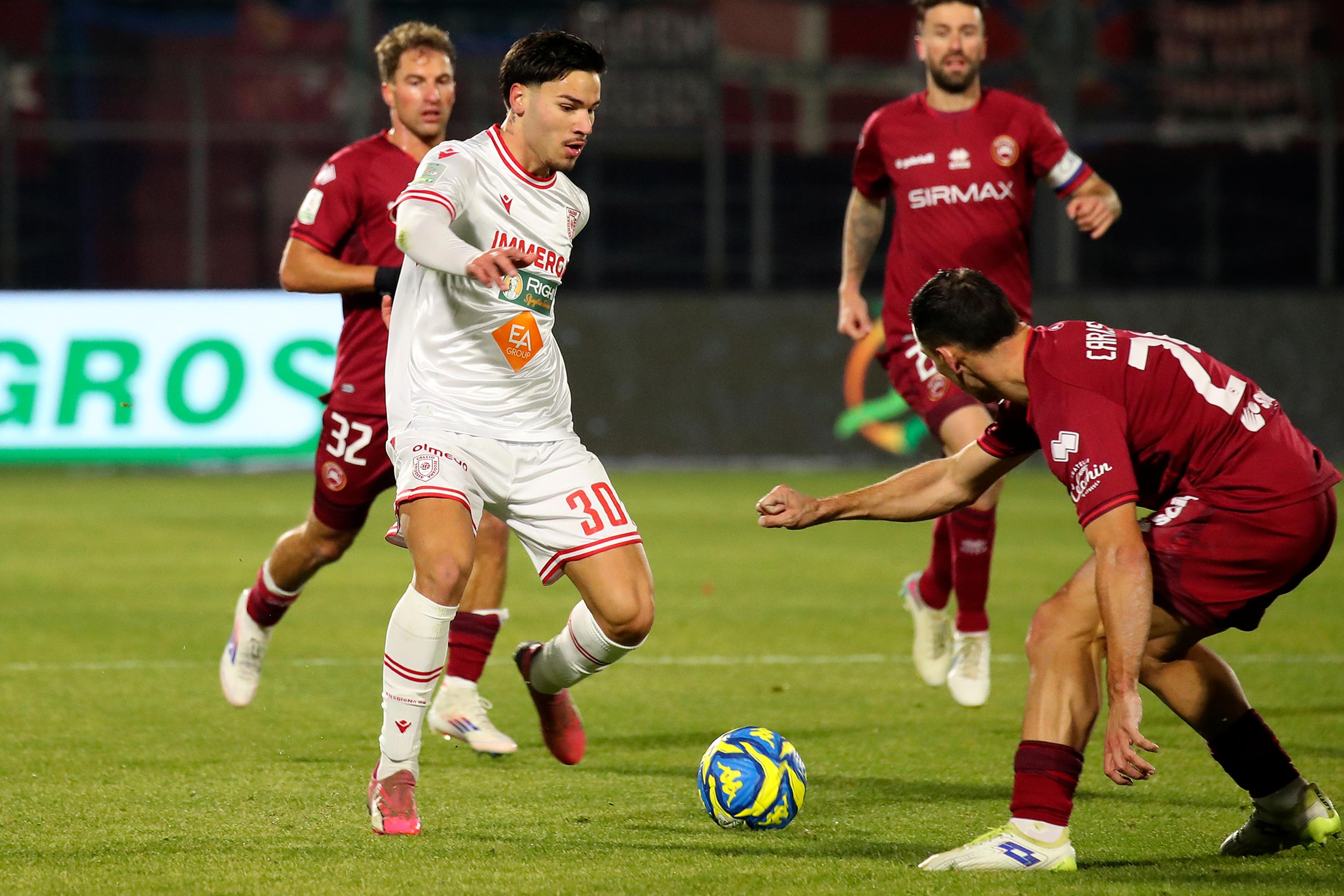 https://sport.quotidiano.net/image-service/view/acePublic/alias/contentid/YWRhZTBhOWEtZjI4ZS00/0/cittadella-reggiana-campionato-calcio-serie-bkt-21-12-2024.jpeg