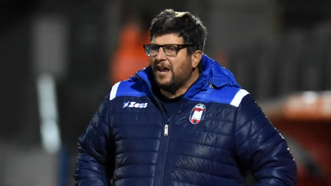 Prosegue la preparazione del Pescara in vista della partita di domenica al "Curi" contro il Perugia di Zauli. La squadra... Prosegue la preparazione del Pescara in vista della partita di domenica al "Curi" contro il Perugia di Zauli. La squadra...