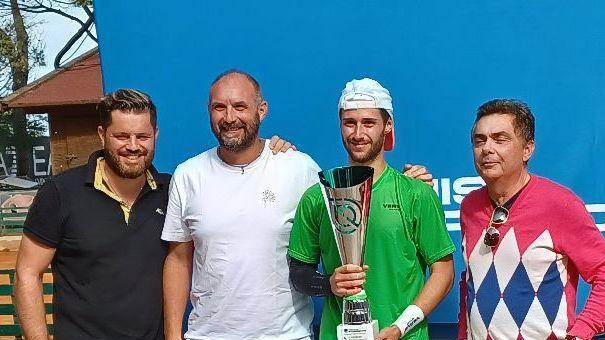 Tennis. Bis di Open per Alberto Bronzetti. Prima San Marino, poi il ’Salaroli’