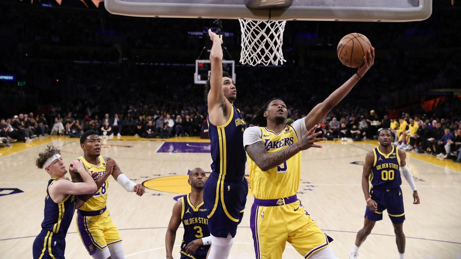 Basket:Nba; i Lakers ai playoff, Sacramento elimina Golden State
