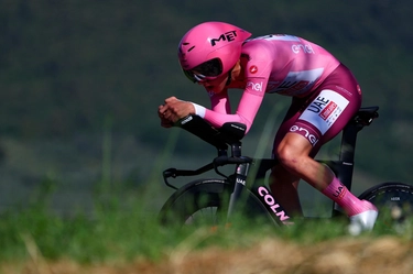Pogacar batte Ganna nella crono di Perugia: il racconto della tappa 7 del Giro d’Italia. Ordine d'arrivo e classifica