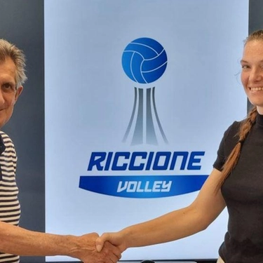 Volley b1 femminile. Riccione conferma la schiacciatrice. Martina Gabellini