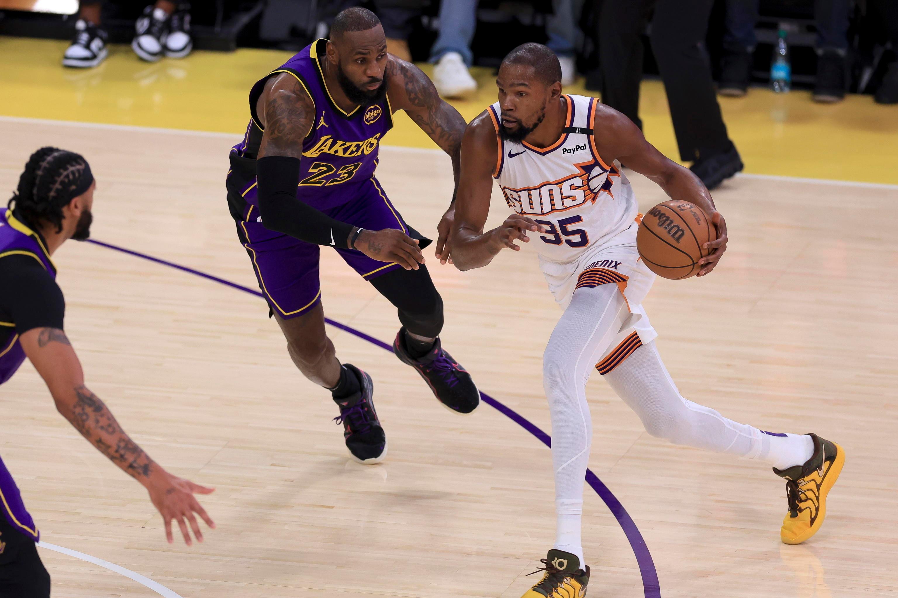 Lakers travolti a Phoenix. Colpo di Houston a Minnesota