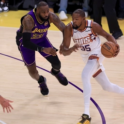 Lakers travolti a Phoenix. Colpo di Houston a Minnesota