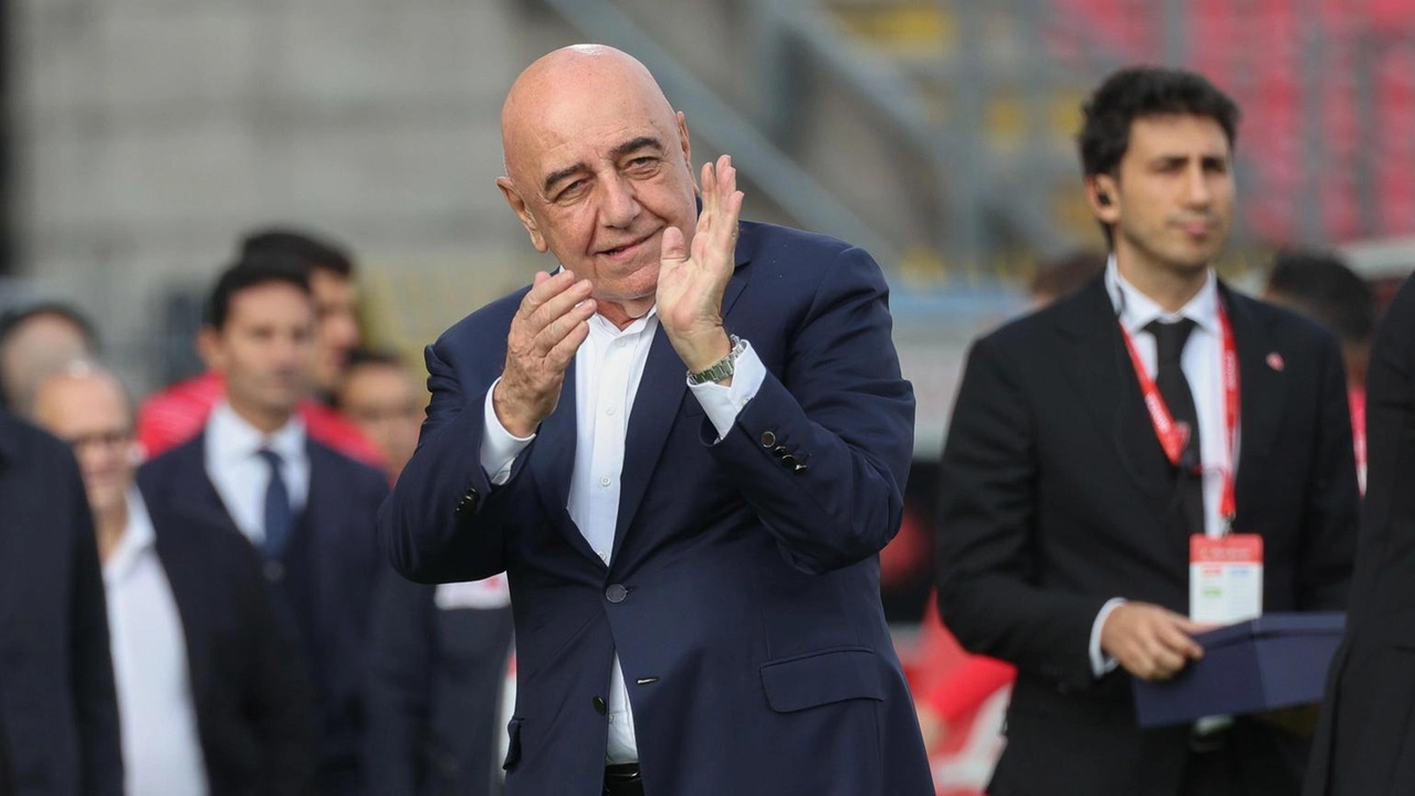 Adriano Galliani invia una lettera ai giocatori del Monza, ultimo in Serie A, per motivarli a conquistare 25 punti e salvarsi.