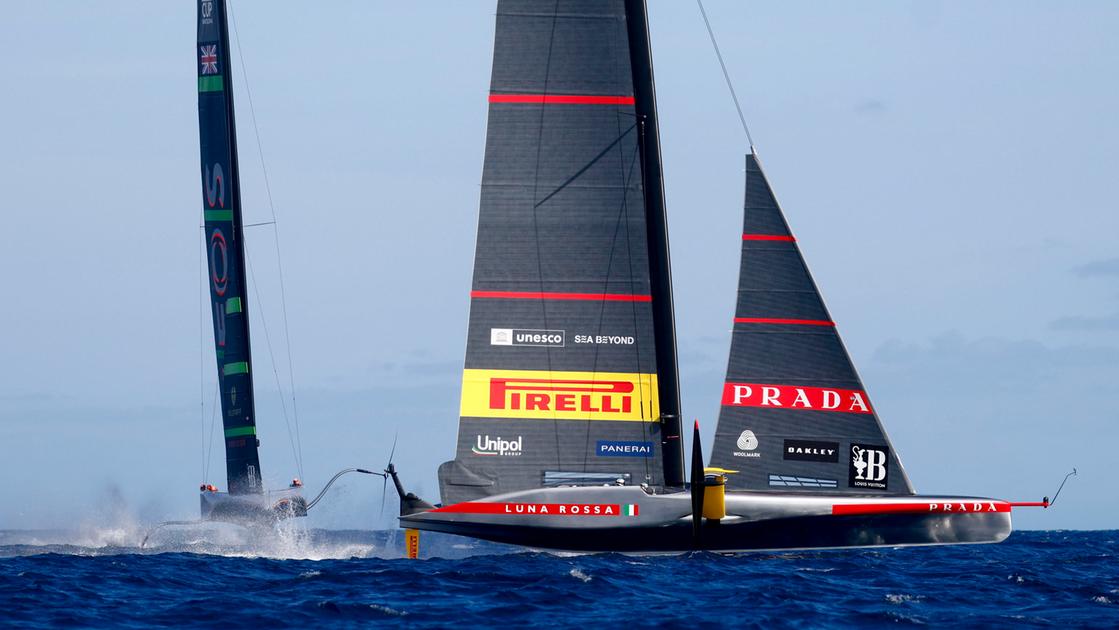 Finale Louis Vuitton, Luna Rossa a un passo dall’eliminazione: Ineos vola sul 6 4