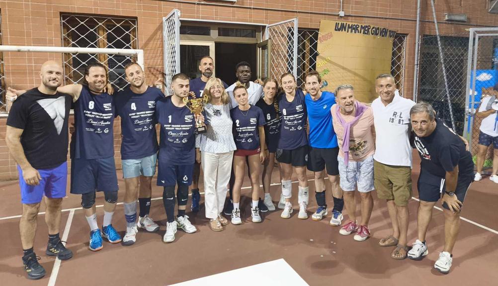 https://sport.quotidiano.net/image-service/view/acePublic/alias/contentid/YjYxNTYwOWItOGMzYS00/0/passione-sottorete-alla-falco-sette-squadre-e-finale-al-tie-break.jpeg