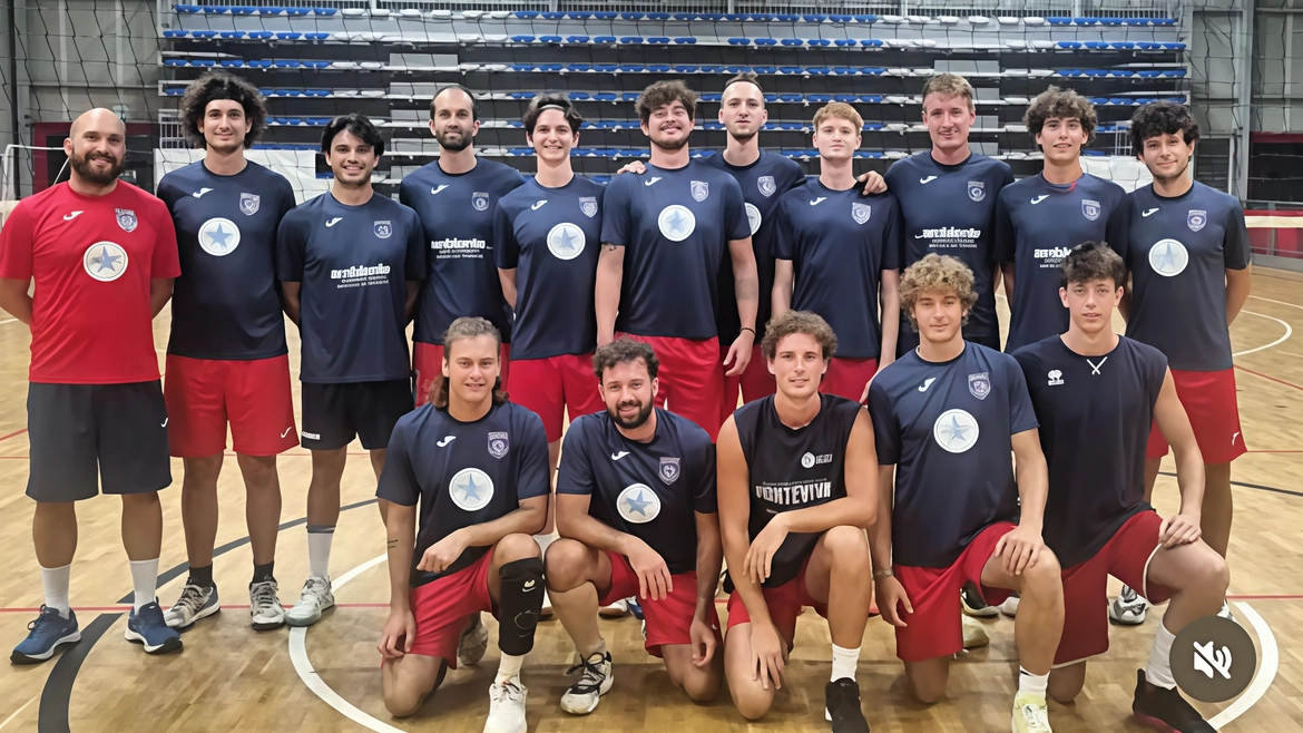 La Pallavolo Massa Carrara presenta ufficialmente le proprie squadre in un vernissage di prestigio a Villa Cuturi, con la presenza delle autorità cittadine. La Serie C si prepara al campionato con nuovi acquisti e conferme importanti.