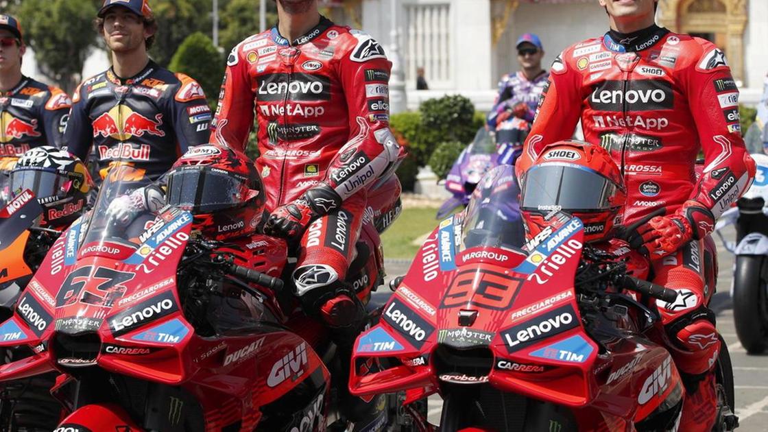 Presentazione show (come per la Formula Uno) della stagione, in Thailandia. Pecco accende il Mondiale: "Sono già al top»