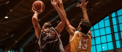 Nardò Vuelle Pesaro 78-86, primi punti del campionato in tasca del Carpegna Prosciutto