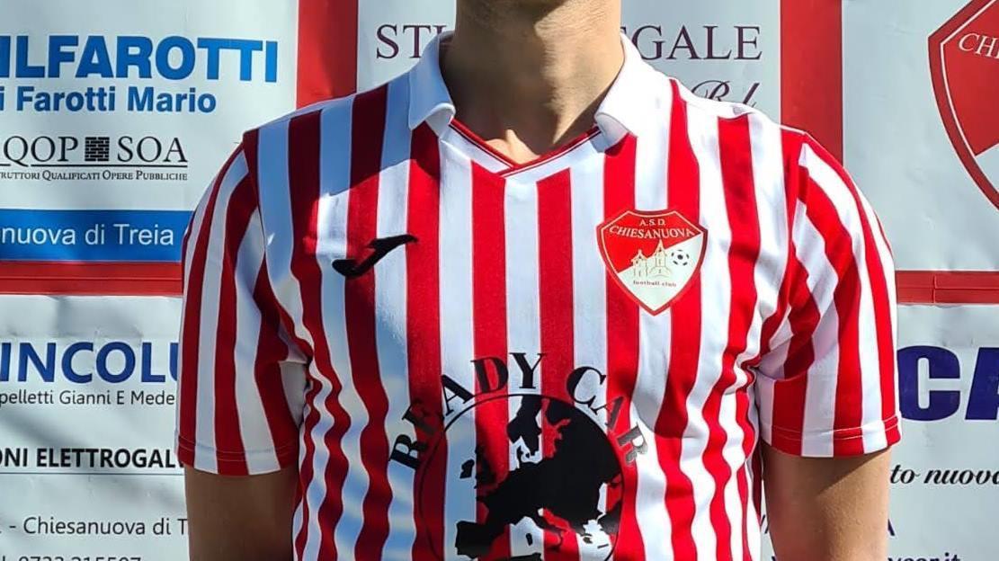 Al "Sandro Ultimi». Chiesanuova ai quarti di finale. Sangiustese piegata ai rigori. Decisivo il gol di Canavessio