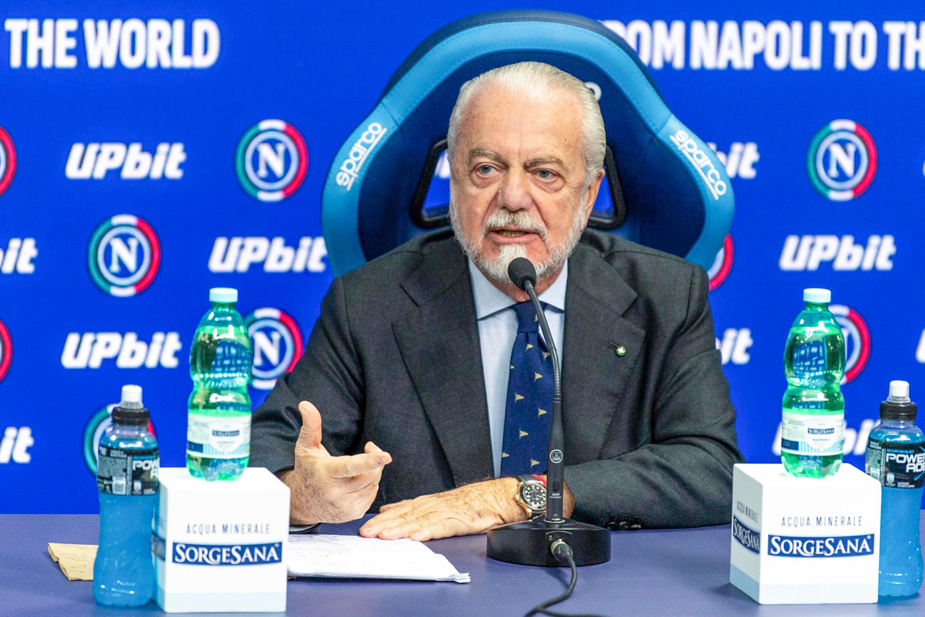 Napoli, le lacrime di De Laurentiis: "Venti anni gloriosi. E ora comincerà lo spettacolo"