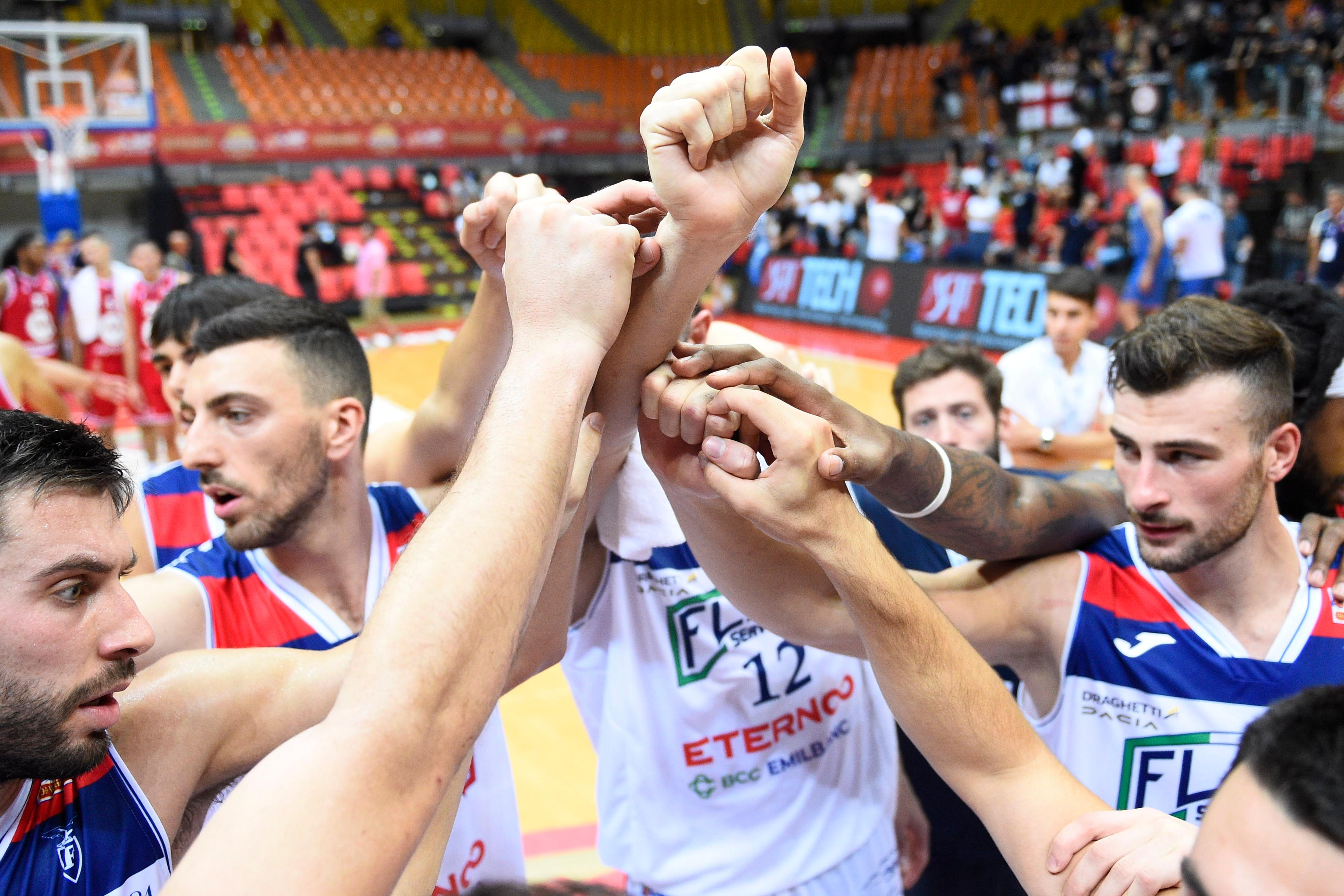 Gabriel strepitoso, la Fortitudo batte Forlì e vola in finale di Supercoppa