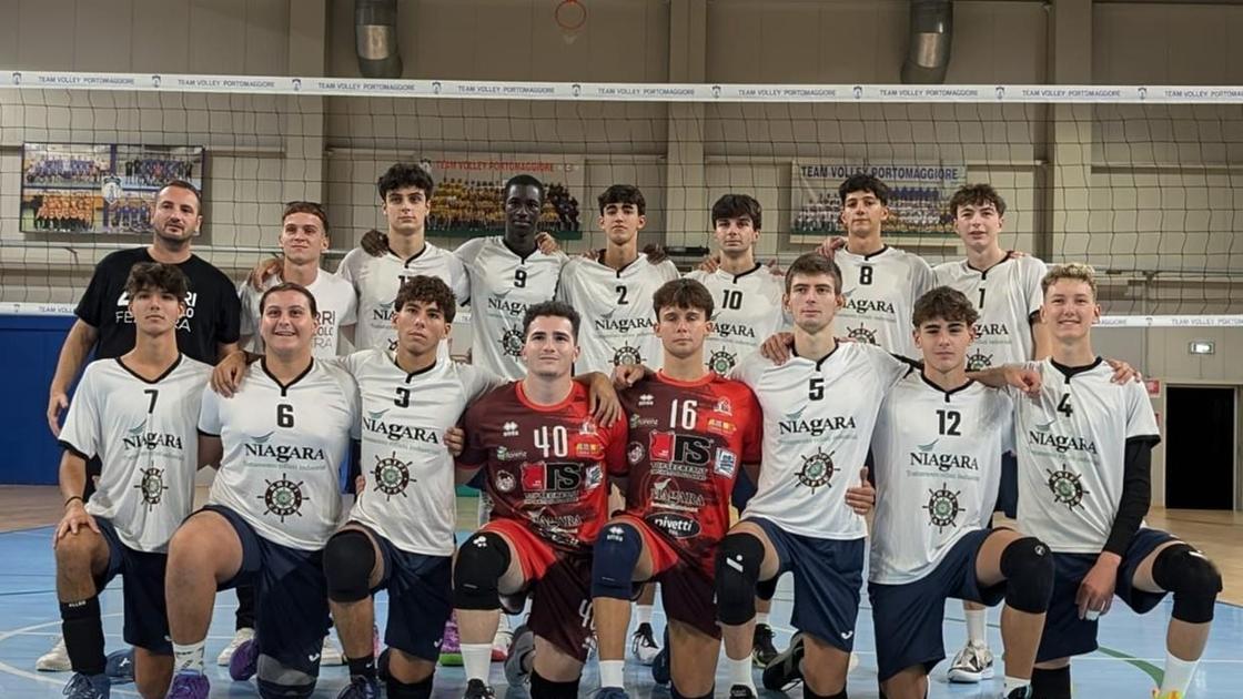 Un’amichevole in famiglia, mentre l’under 19 si è misurata contro Portomaggiore. Primi test per la 4 Torri Volley