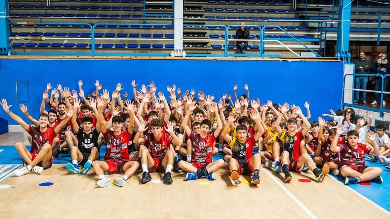 Festa del volley al palazzo. Sfilano tutte le giovanili