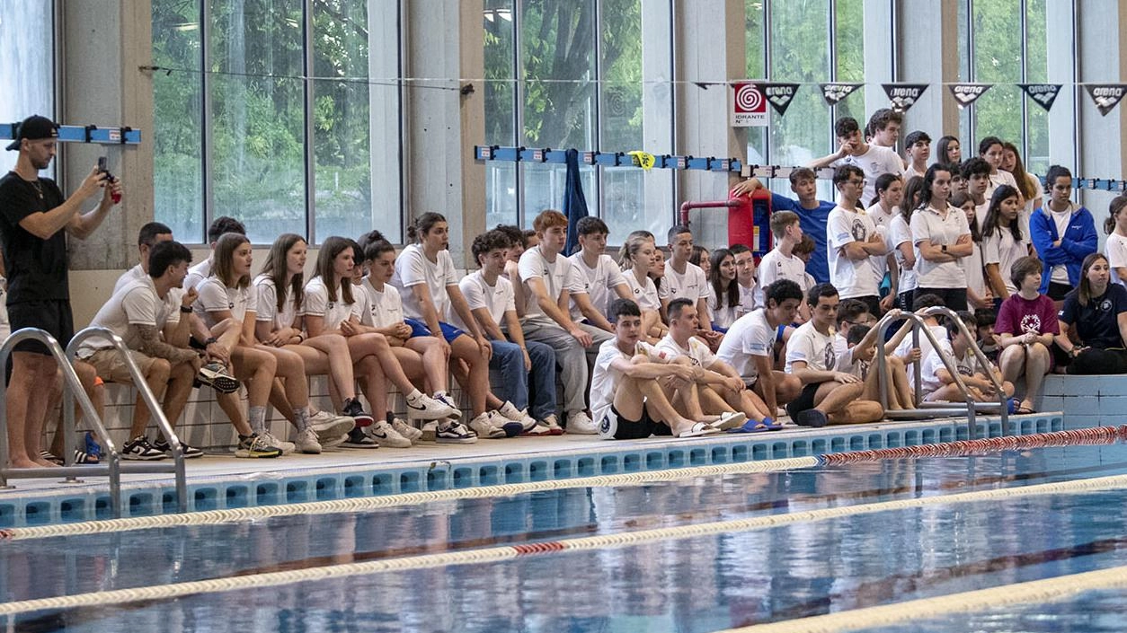 Festa I campioni in vasca con i giovani atleti
