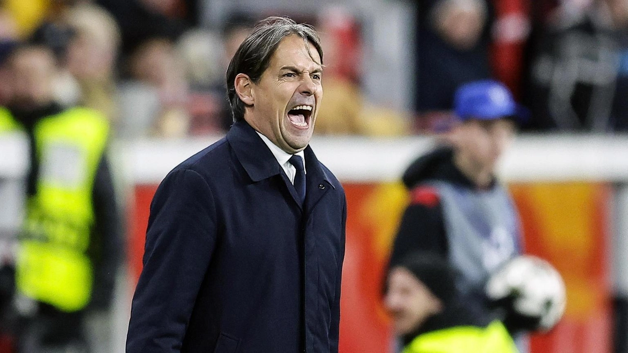 Simone Inzaghi carica l'Inter per la semifinale di Supercoppa contro l'Atalanta a Riad, obiettivo massimo per il 2025.