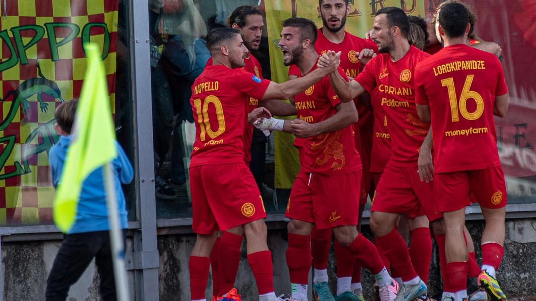 Un’immagine della scorsa partita, vinta dal Ravenna 1-0 contro l’Imolese in trasferta Il Ravenna tornerà al Benelli mercoledì per recuperare la sfida con il Piacenza