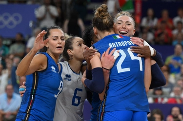 L'Italvolley fa la storia, è oro alle Olimpiadi: Stati Uniti travolti in finale. Egonu: “Velasco ci ha unito”