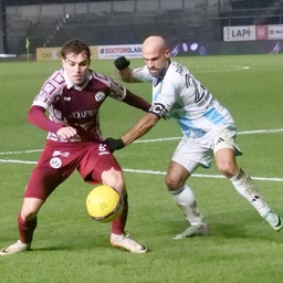 L’Arezzo sciupa tutto. Gol di Guccione e uomo in più ma si fa riprendere nella ripresa