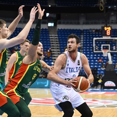 Preolimpico Basket, Italia travolta dalla Lituania: è addio ai Giochi di Parigi