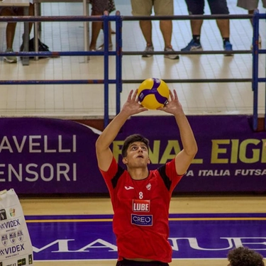 Volley. Tanta gente al PalaSavelli, alla fine la Lube vince il derby con Grottazzolina