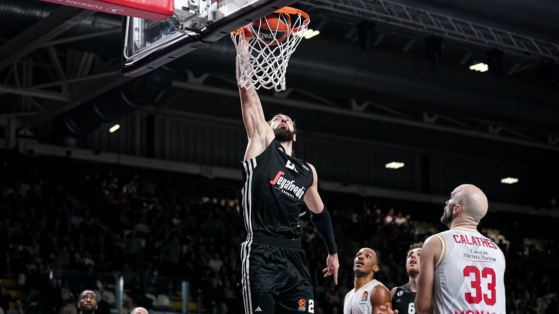 Basket, Eurolega: la Virtus sfiora il colpaccio ma viene battuta in rimonta dal Monaco